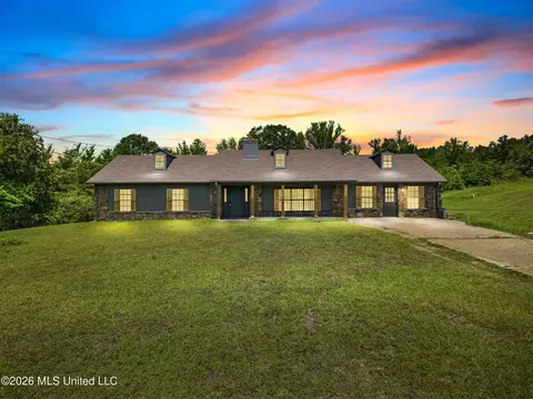 816 Chulahoma Rd, Holly Springs, MS 38635