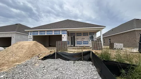 Exterior - 8236 Bankhead Dr, Olive Branch, MS 38654 photo 2 of 2