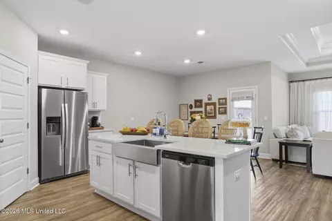 Kitchen - 137 Sweetbriar Cir, Canton, MS 39046 photo 1 of 6