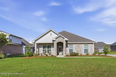 137 Sweetbriar Cir, Canton, MS 39046