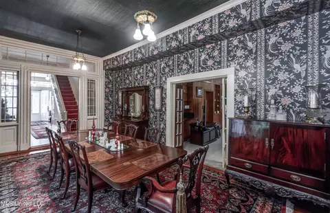 Dining - 203 Pearl St, Brandon, MS 39042 photo 4 of 4