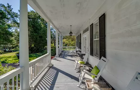 Exterior - 203 Pearl St, Brandon, MS 39042 photo 7 of 23