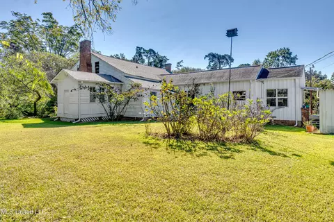 Exterior - 203 Pearl St, Brandon, MS 39042 photo 19 of 23