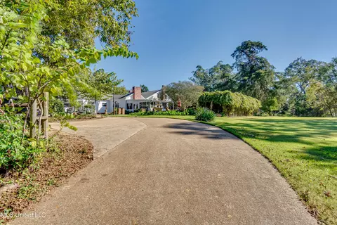 Exterior - 203 Pearl St, Brandon, MS 39042 photo 15 of 23