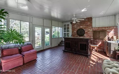 Exterior - 203 Pearl St, Brandon, MS 39042 photo 11 of 23