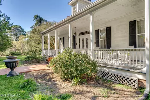 Exterior - 203 Pearl St, Brandon, MS 39042 photo 6 of 23
