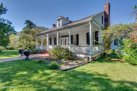 Exterior - 203 Pearl St, Brandon, MS 39042 photo 5 of 23