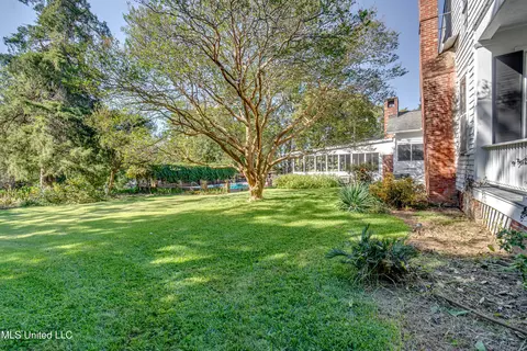 Exterior - 203 Pearl St, Brandon, MS 39042 photo 9 of 23