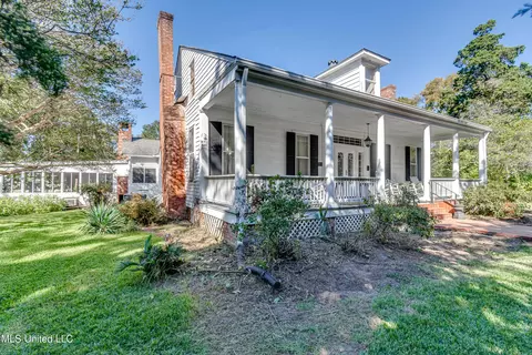 Exterior - 203 Pearl St, Brandon, MS 39042 photo 8 of 23