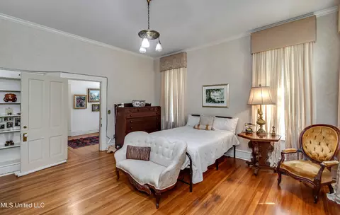 Bedroom - 203 Pearl St, Brandon, MS 39042 photo 6 of 12