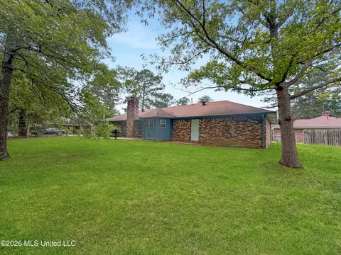 Exterior - 328 Park Ln, Jackson, MS 39212 photo 4 of 5