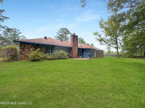 Exterior - 328 Park Ln, Jackson, MS 39212 photo 5 of 5