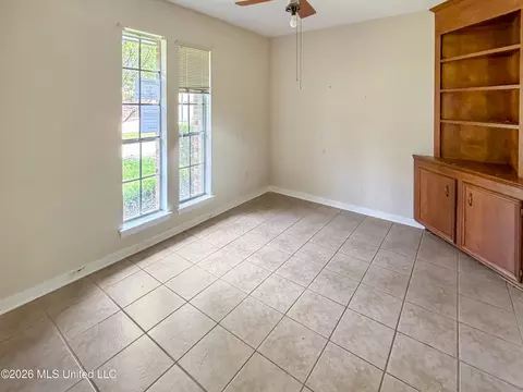 Living - 328 Park Ln, Jackson, MS 39212 photo 3 of 3