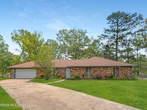 328 Park Ln, Jackson, MS 39212