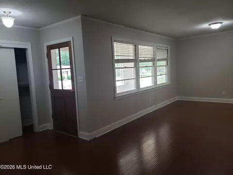 Living - 1521 Wilhurst St, Jackson, MS 39211 photo 1 of 1