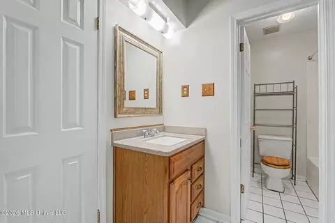 Bath - 2051 Laughter Rd, Nesbit, MS 38651 photo 1 of 4