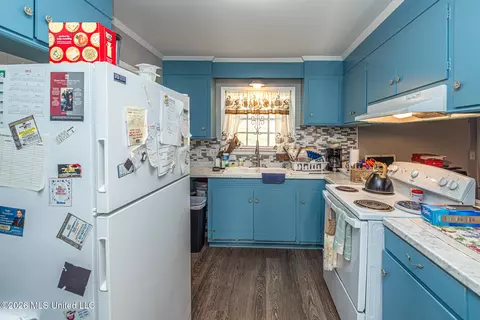 Kitchen - 5758 Brownlee Dr, Jackson, MS 39206 photo 1 of 2