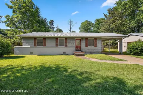 1015 Linden Dr, Kosciusko, MS 39090