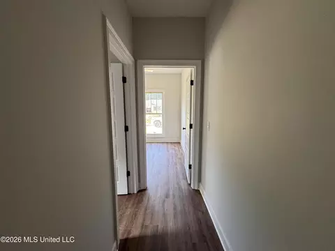 Entry Way - 115 Hyde Park Dr, Brandon, MS 39042 photo 2 of 3