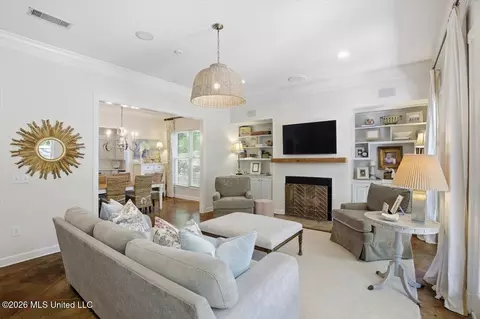 Living - 105 Camden Ct, Madison, MS 39110 photo 2 of 2