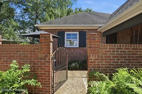 Exterior - 105 Camden Ct, Madison, MS 39110 photo 5 of 14