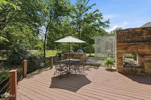 Exterior - 105 Camden Ct, Madison, MS 39110 photo 10 of 14
