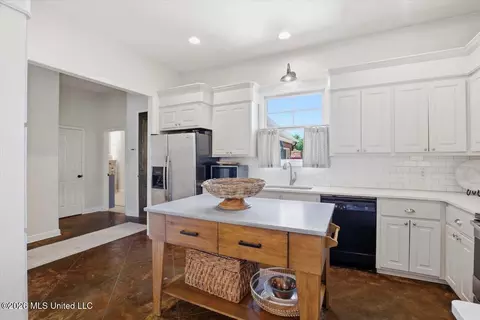 Kitchen - 105 Camden Ct, Madison, MS 39110 photo 3 of 3