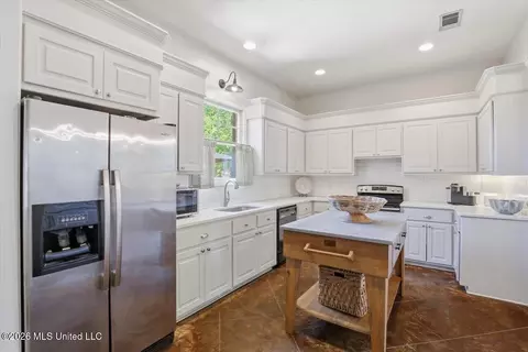 Kitchen - 105 Camden Ct, Madison, MS 39110 photo 1 of 3