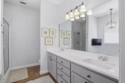 Bath - 105 Camden Ct, Madison, MS 39110 photo 1 of 5
