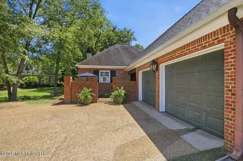 Exterior - 105 Camden Ct, Madison, MS 39110 photo 3 of 14