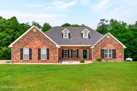 4 Papps Cir, Carriere, MS 39426