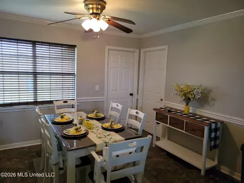 Dining - 213 Austin Cir, Byram, MS 39272 photo 1 of 1