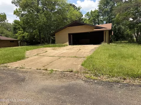 Exterior - 4224 Cypress Dr, Jackson, MS 39212 photo 2 of 2