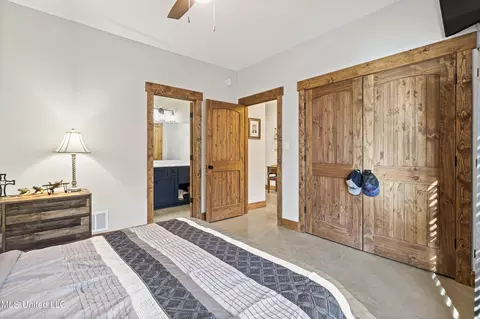 Bedroom - 6720 Thyatira Tyro, Como, MS 38619 photo 7 of 8