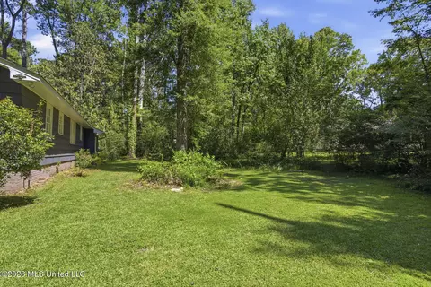 Exterior - 3977 Nassau St, Jackson, MS 39216 photo 5 of 7