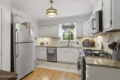 Kitchen - 3977 Nassau St, Jackson, MS 39216 photo 1 of 5