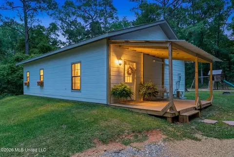 218 John Evans Rd, Petal, MS 39465