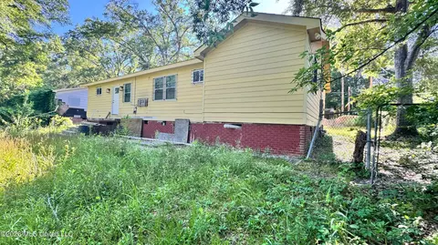 Exterior - 2616 Glenn St, Jackson, MS 39204 photo 3 of 6