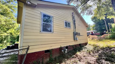Exterior - 2616 Glenn St, Jackson, MS 39204 photo 2 of 6