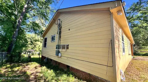 Exterior - 2616 Glenn St, Jackson, MS 39204 photo 1 of 6
