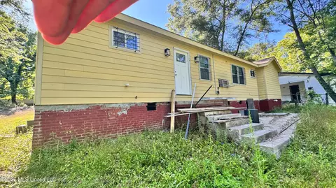 Exterior - 2616 Glenn St, Jackson, MS 39204 photo 4 of 6