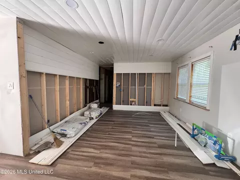 Living - 2616 Glenn St, Jackson, MS 39204 photo 1 of 4