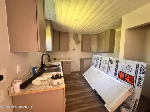 Kitchen - 2616 Glenn St, Jackson, MS 39204 photo 1 of 1