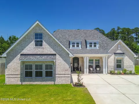 6812 Enclave Ln, Ocean Springs, MS 39564