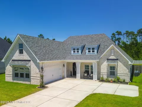 6812 Enclave Ln, Ocean Springs, MS 39564