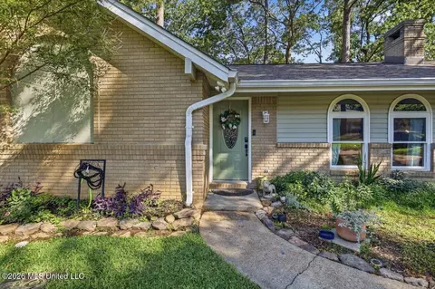 Exterior - 63 Willowbrook Ln, Brandon, MS 39042 photo 4 of 9