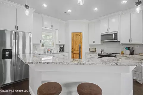 Kitchen - 52 Jeslan Trl, Lumberton, MS 39455 photo 1 of 2