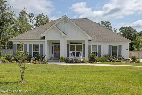 19194 Harrington Cir, Biloxi, MS 39532
