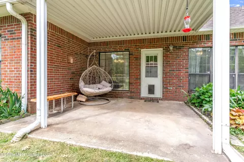 Exterior - 8574 Bell Brook Dr, Olive Branch, MS 38654 photo 4 of 4