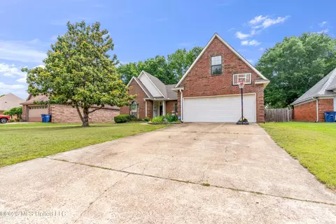 Exterior - 8574 Bell Brook Dr, Olive Branch, MS 38654 photo 2 of 4